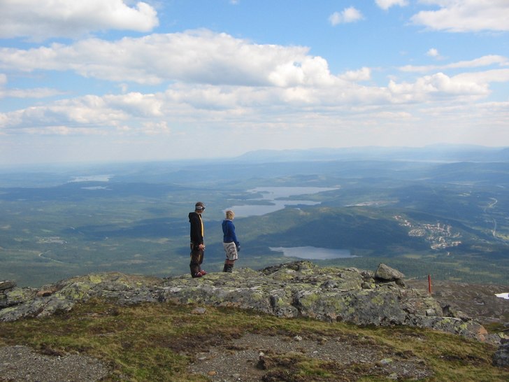Jag och Reine på sommarskidåkning i åre, klock . Foto: Erik lindgren.
