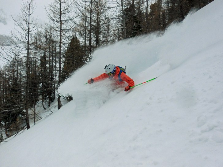 Grym åkning i LE LAVANCHER med 30cm nytt!!. Foto: Karin Lindgren. Åkare: Robert Hortlund.