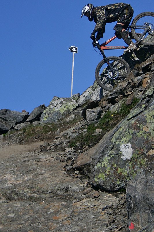 Hällrajden... Foto: Roger Hansson. Åkare: Mikaela Sunnegårdh.