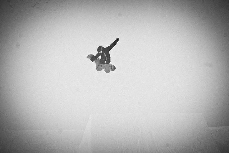 Bs 180 Japan Air.  Dimma och ingen som helst sikt.. Foto: Anton Hilling. Åkare: Johan Alfvegren.