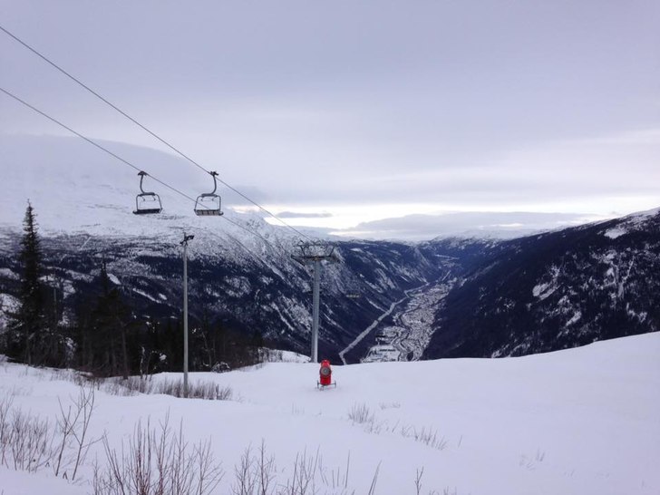 Det blåster friskt
Det blåster friskt til fjells.