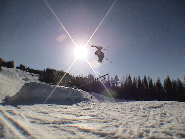 Kungsberget 3 veckor efter stängning.. Foto: Oskar Ahlgren. Åkare: Olof Molin.