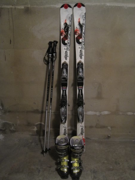 Årets skidutrustning :). Foto: Johanna.