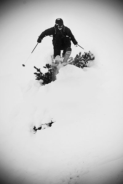 Inte mycket snö men man gör vad man kan.. Foto: Marcus Rönne. Åkare: Lars Högmo.