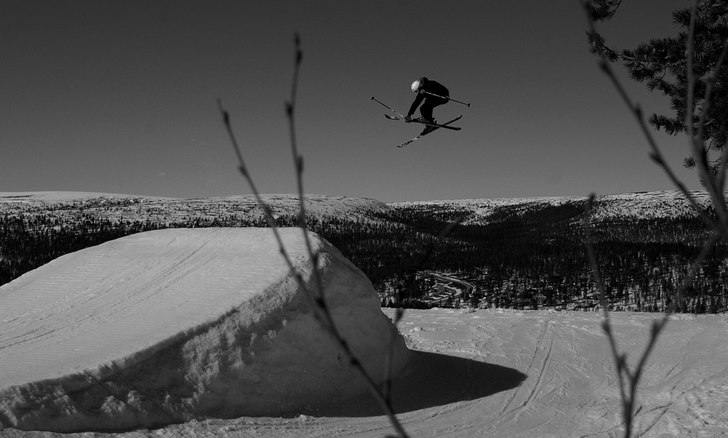 Foto på när jag hoppar i sälen. Foto: Michael Thompson. Åkare: Jakob Good.