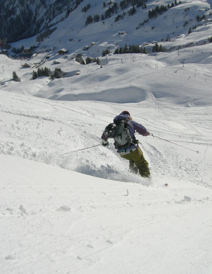 Vi var över och letade lite puder på schweiziska. Foto: hilla aspman. Åkare: rebecka westerberg.