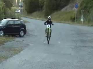 jag på bakhjulet:). Foto: Fredde. Åkare: Jag, själv!.