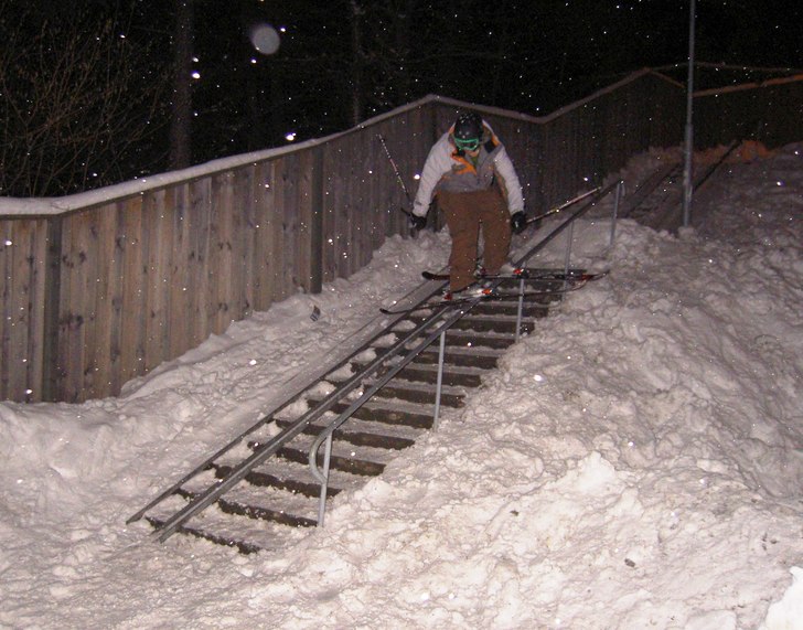 ett av mina första handrails. Foto: Leo Crawford. Åkare: Andreas Nyberg.
