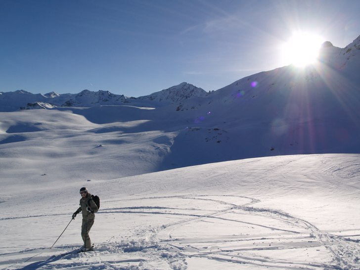 Vacker dag med nysnö.. Foto: Gustaf Johansson. Åkare: Johan Ekbladh.