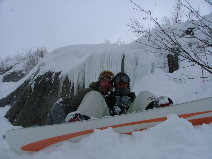 Puder i skogen. Foto: Martin Jern. Åkare: Patrik & Rikard.