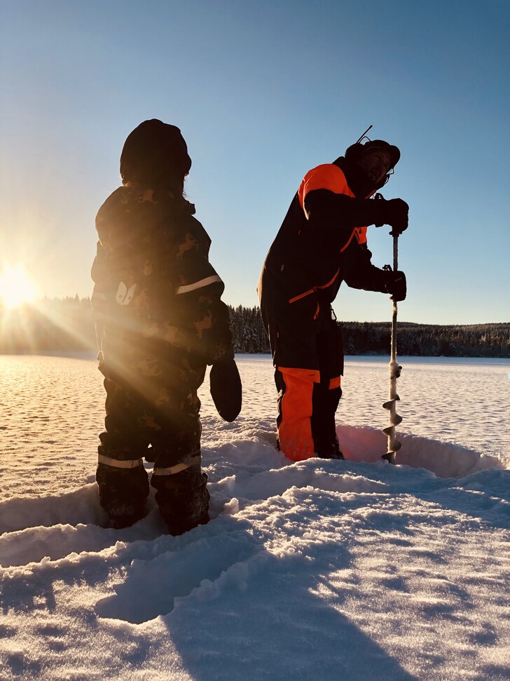 Tillsammans på anglings äventyr.
