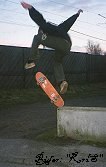 En fiskmås-kickflip utför muren...  som är sis�. Foto: La Mima. Åkare: Kristian B.