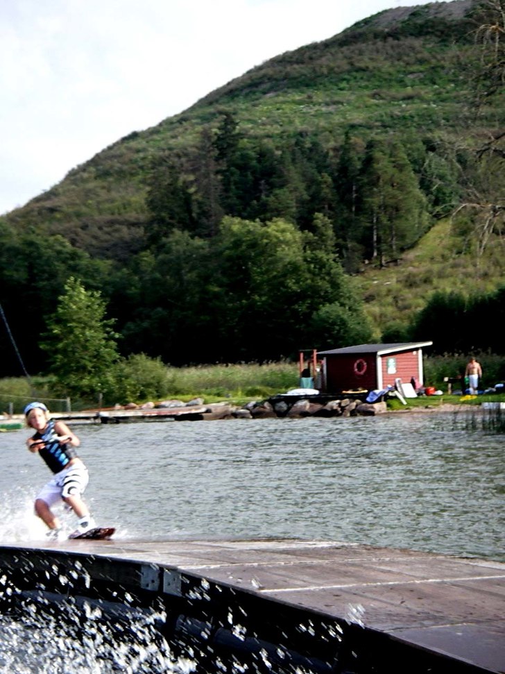 åker på den ap långa,feta,hala,hemmapul boxen.. Foto: mickan isaksson. Åkare: soffy.