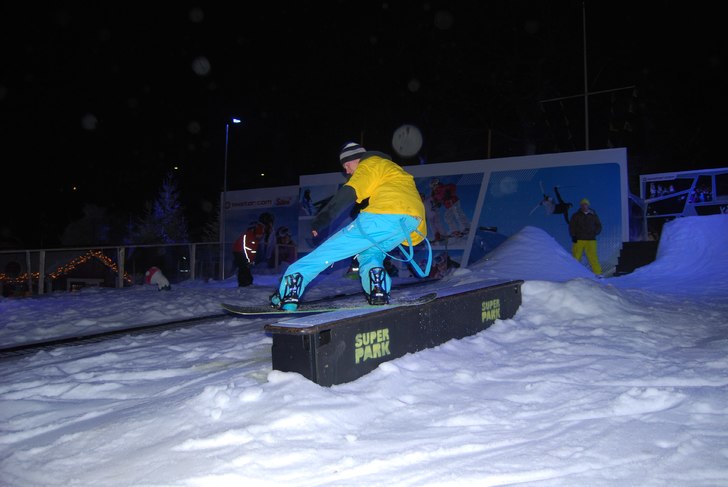 Richie pressar lite säsongens första dag. Foto: Jens Billing. Åkare: Richard Fröjdendahl.