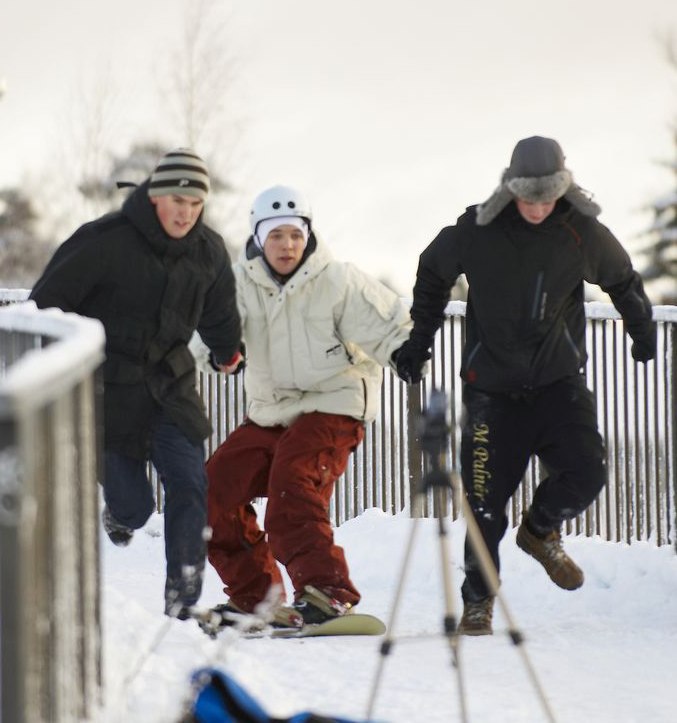 vad gör man inte för lite bra bilder, säg inte . Foto: Tim, the man. Åkare: EMIIIIL!.