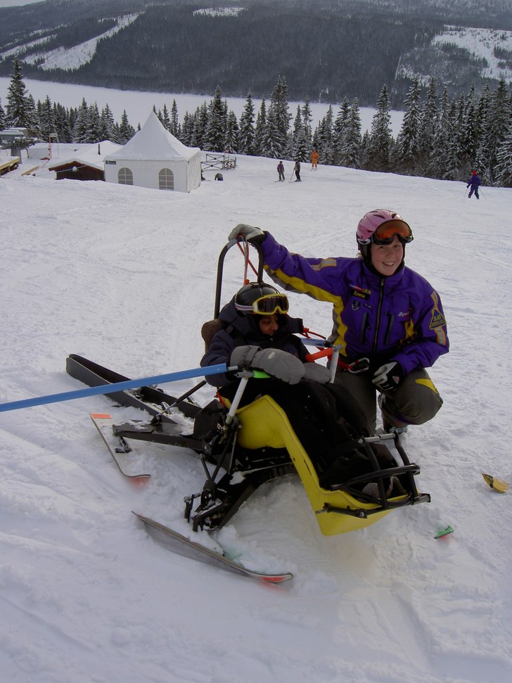 Jag och Robert kollar in när dom åker pipe.... Foto: Sara Thoursie. Åkare: Emma o Robert.