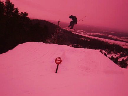 drar en zerospin med en japan tror jag:P. Foto: nisse. Åkare: GOLAIT.