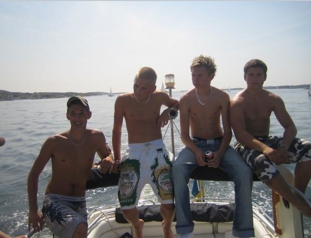 vi på väg till smögen=). Foto: danne, adam, emil och koc.