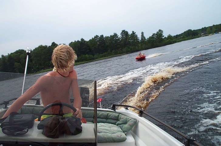 tiger kör damn good! jonas slamar damn good!. Foto: claes. Åkare: jonas.