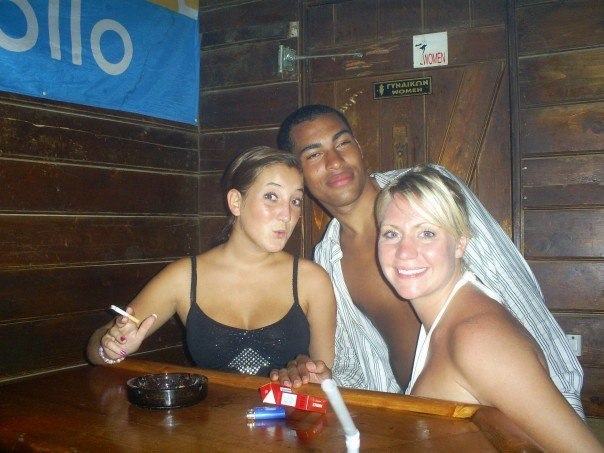 Jag, Chrille & Lulle i rökhörnan. Foto: Emily Granell.