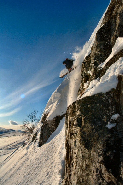 Dropper en liten klippe på Oppdal, med veldig kor. Foto: Ludvig Killingberg. Åkare: Ove Nestvold.