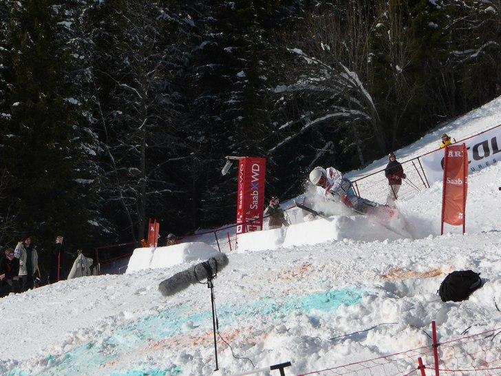 Killen körde på en puckel sekunderna innan, för. Foto: Maria Borg. Åkare: Nån kille i wc puckeln i åre 2008.