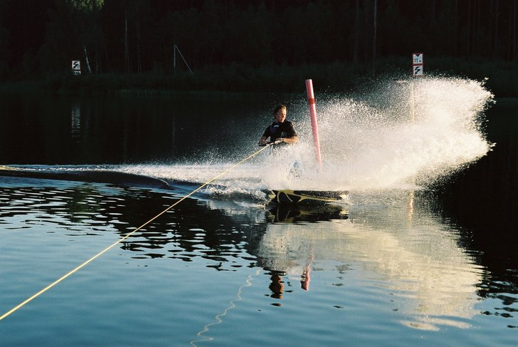 Kvällsåkning!. Foto: Magnus Nyström. Åkare: Stefan Andersson (Billabong).