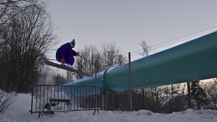 Lite försäsongs jibb. Foto: Adam Jonsson. Åkare: Robin Ljungqwist.