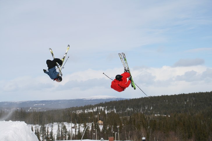 Doubleflips^:P
fbackflip o frontflip. Foto: Klas Turdell. Åkare: fr höger till vänster Joakim holmgren  (jag) Patric andersson (paaatric).