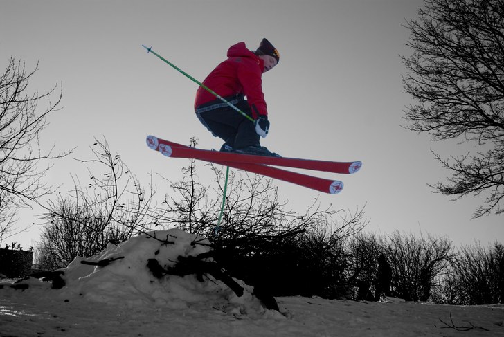 i längtan efter sportlovet får man göra det man. Foto: Gustaf Larsson. Åkare: jaag...