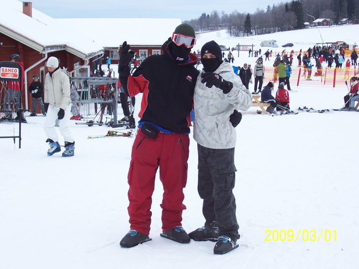 Vi var i Romme och åkte riktigt roligt!. Foto: Åkare i Romme alpin.. Åkare: DogTown och Chris Rolph.
