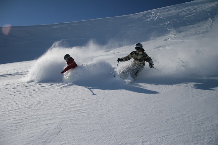 skönt puderåk på Åre baksidan. Foto: Simon Dehnisch. Åkare: Joel Dehnisch och Filip Andén.