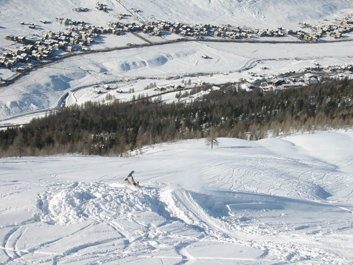 Rolig bild med misslyckat hopp. Foto: Joakim Petersson. Åkare: Rasmus Ericsson.