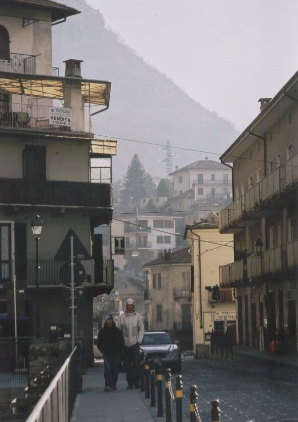 Promenad under siestatid.. Foto: Magnus Svensson. Åkare: Peter & Johan.