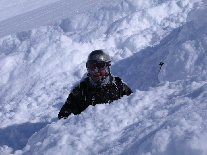Osannolika mängder med puderlätt snö!!. Foto: Östen Lindgren. Åkare: Stefan Lindgren.