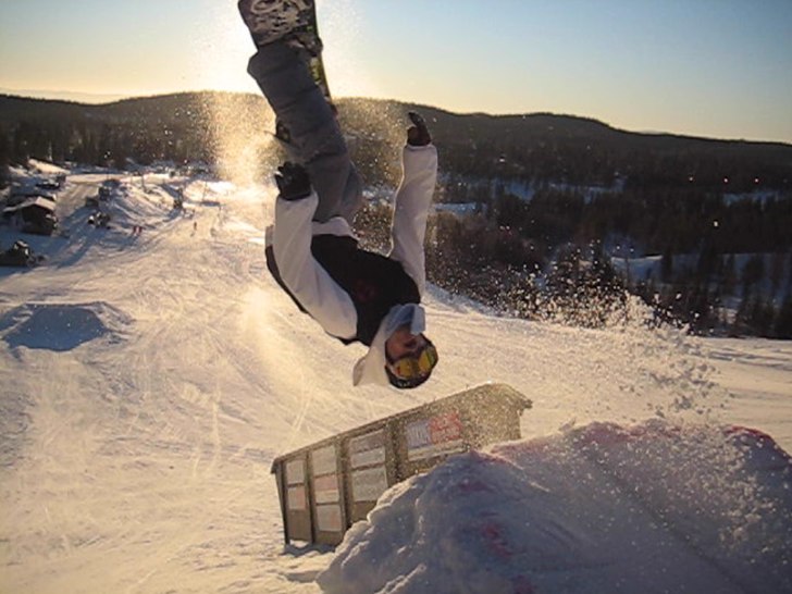 Lekte lite på kicken till Streetrailen. Foto: Christoffer Rahm. Åkare: Jonathan Helin.
