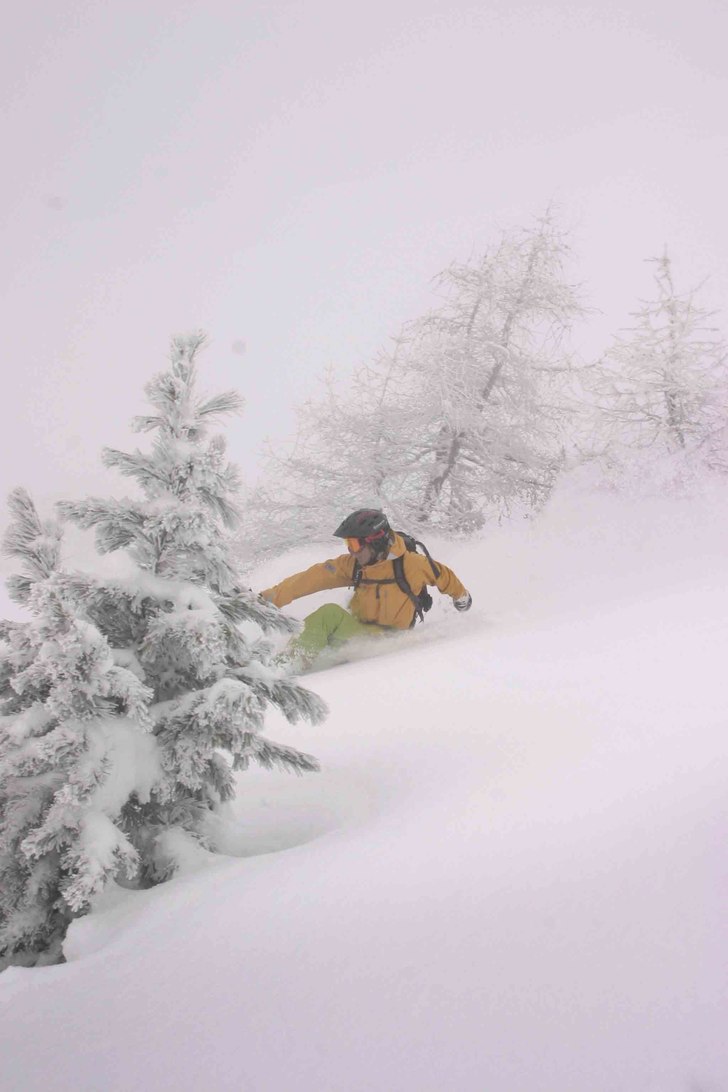 Underbar flatljusåkning efter snöfall...leker si. Foto: Victor Apelgren. Åkare: Per Lind.