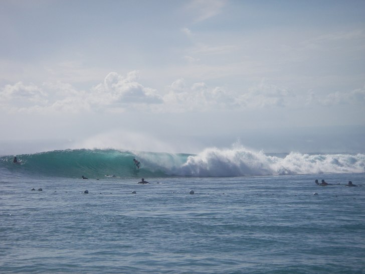 Sjuk tub av en av localsen på Lembongan.. Foto: John Rafstedt. Åkare: Lembongan local.