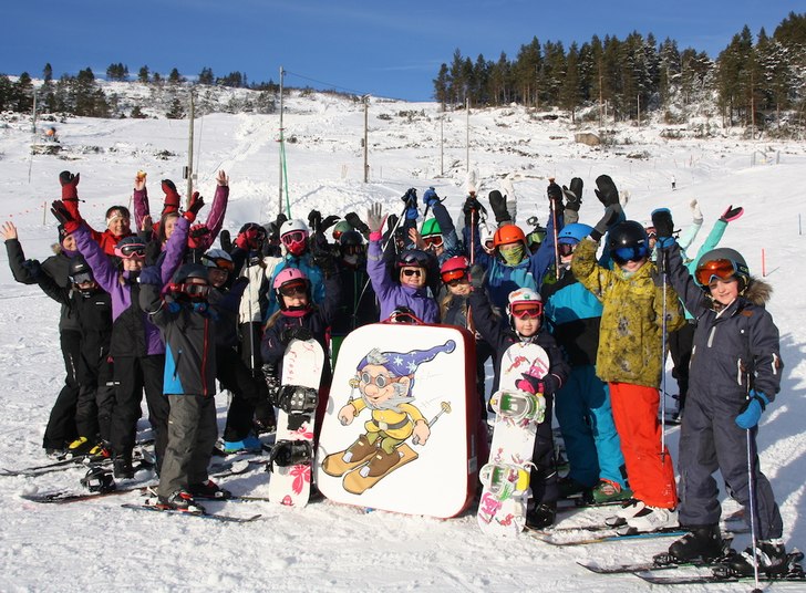 VELLYKKET ÅPNING AV NY BARNEBAKKE OG NYTT TREKK
L.