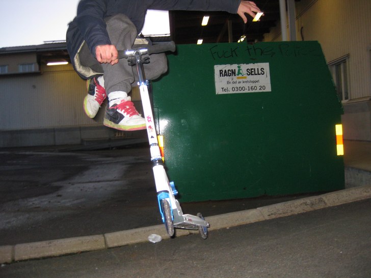 one hand tailwhip :) . Foto: marcus. Åkare: jag.