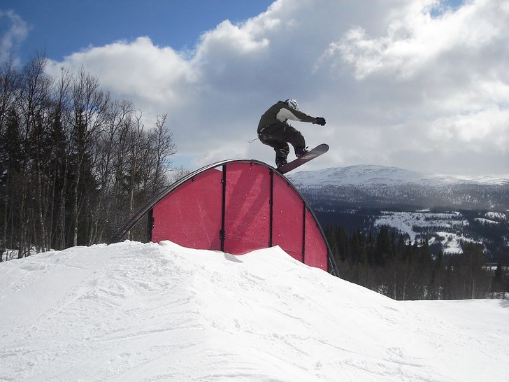 Press.. Foto: Erik Nyberg. Åkare: Fredrik Nyberg.