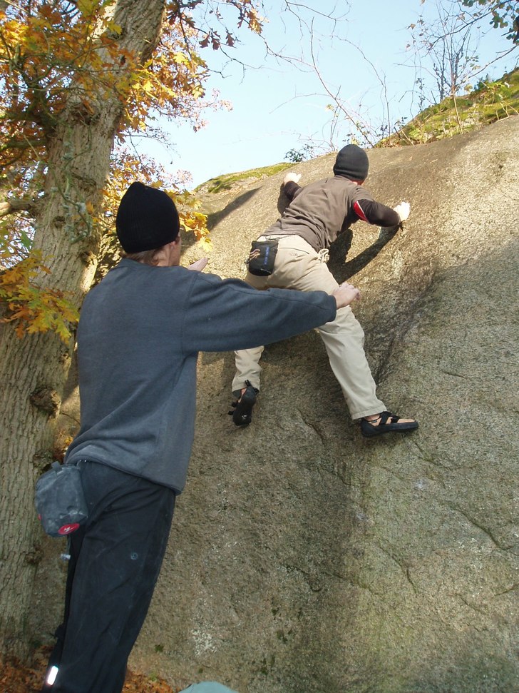 Höstbouldering i Skåne. Foto: Klara Rohlin.