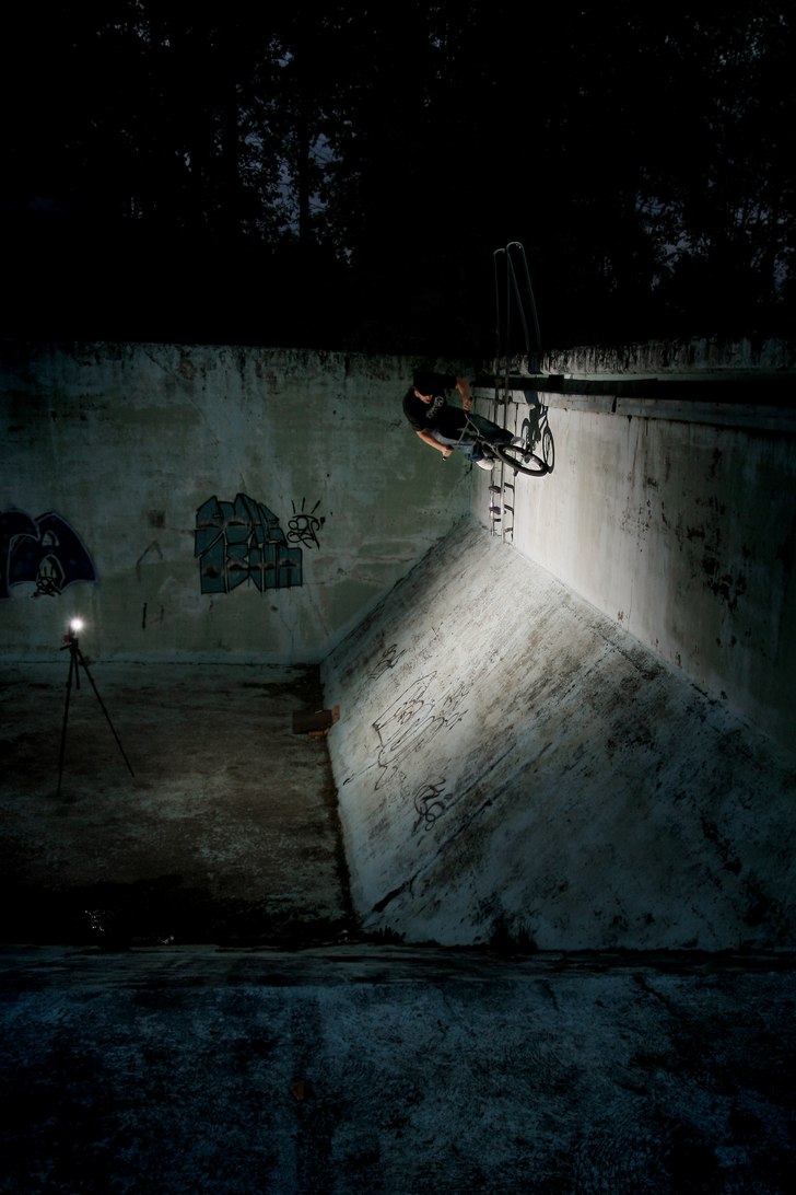 Johanlindebergfoto.se . Foto: Johan Lindeberg. Åkare: Zeke.