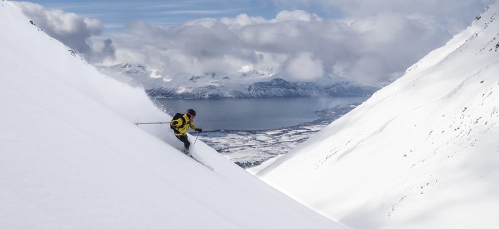 Lyngen bjuder på mixen puder, värme, unik utsikt.