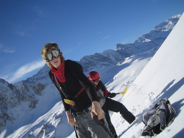 Bygger BC-kick. Foto: Johan Bergdahl.