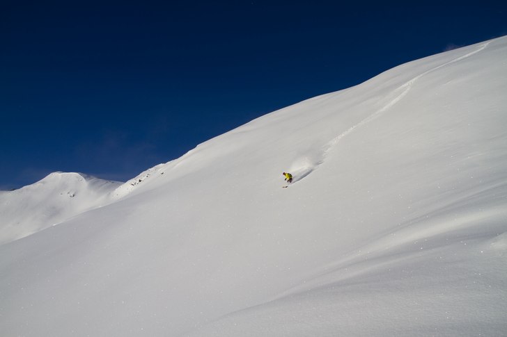 Heliski. Foto: Andreas Bengtsson. Åkare: Per Holmlund Viklund.