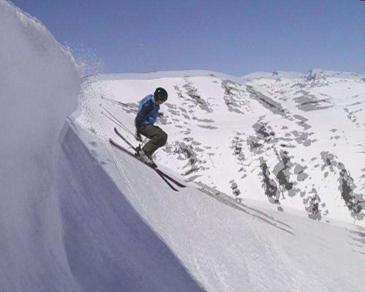 Hängdriva Strym. Foto: Adam Bech. Åkare: Jakob Heide.