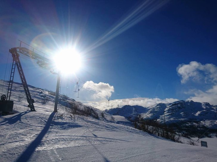 Strålende sol
Slik er forholdene på Gaustablikk .