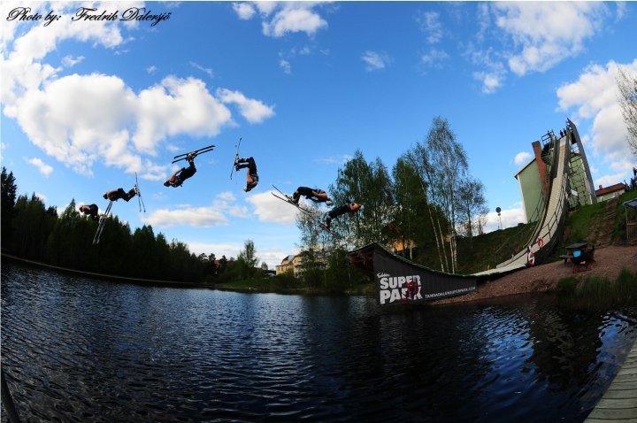 Min andra backflip i vattenhoppet någonsin!

f�. Foto: Plutten. Åkare: Jeppenator.
