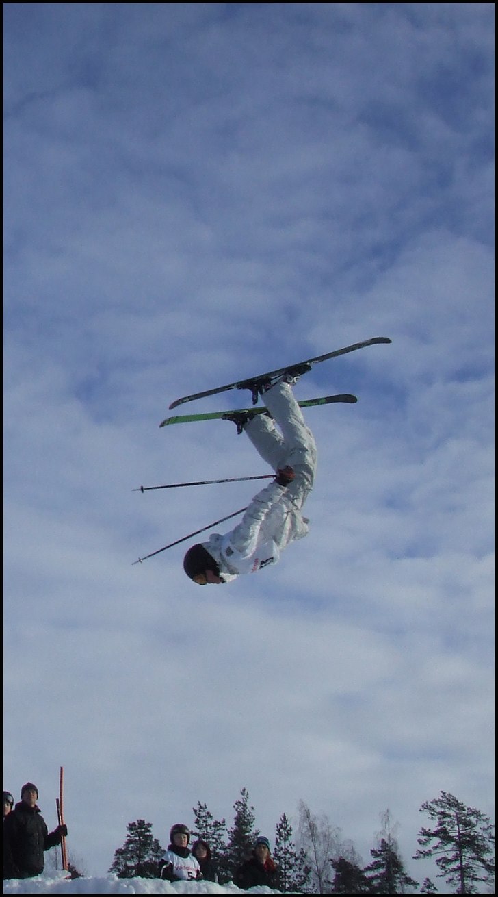 backflipp. Foto: Julle. Åkare: Jonathan liljedal.